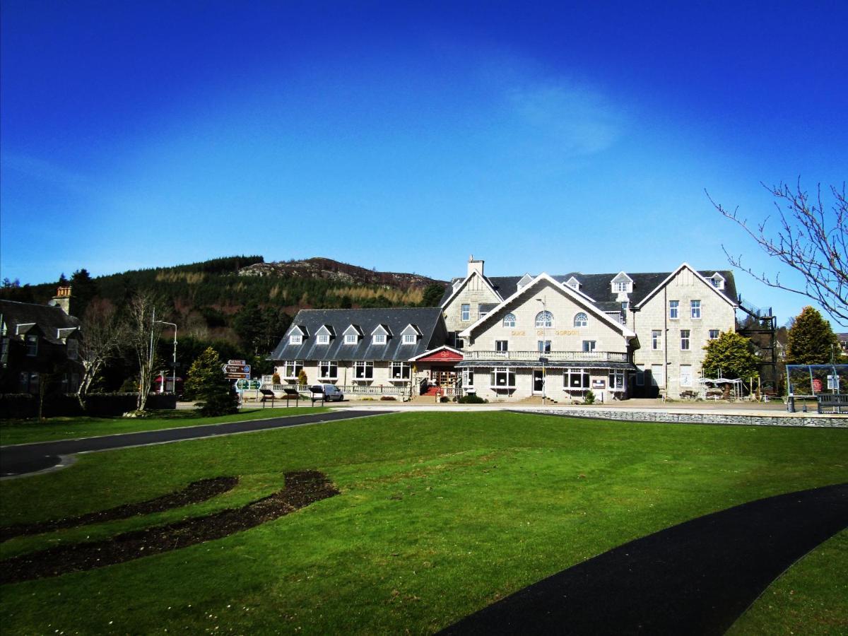 Duke Of Gordon Hotel Кингасси Экстерьер фото