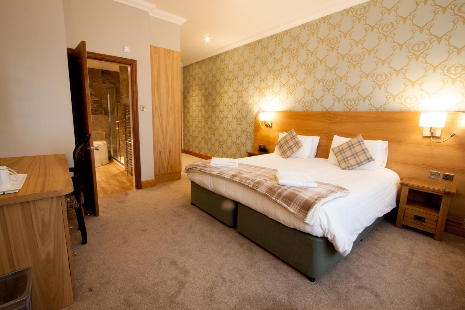 Duke Of Gordon Hotel Кингасси Экстерьер фото