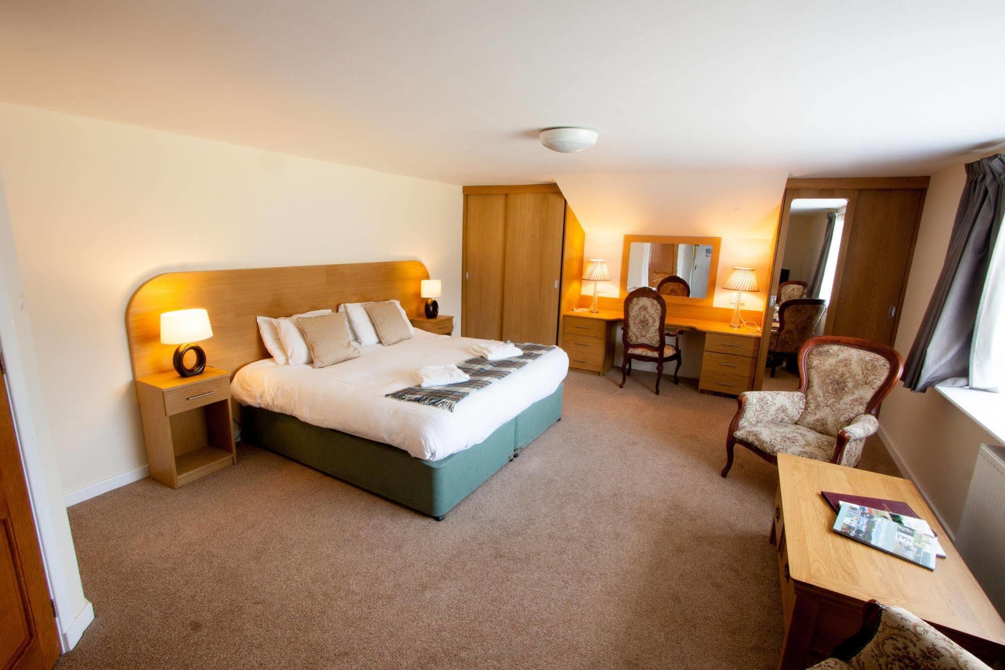 Duke Of Gordon Hotel Кингасси Экстерьер фото