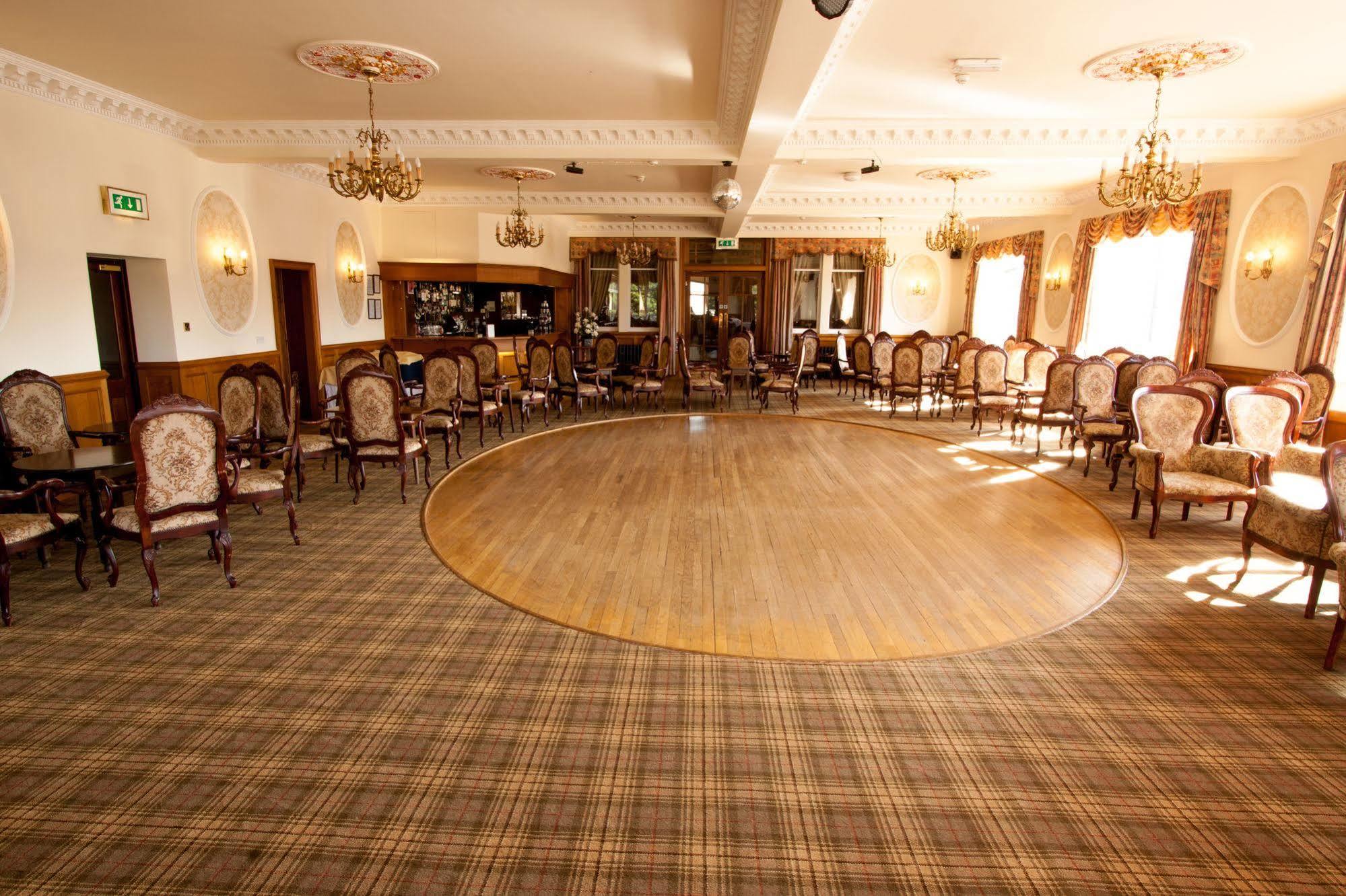 Duke Of Gordon Hotel Кингасси Экстерьер фото